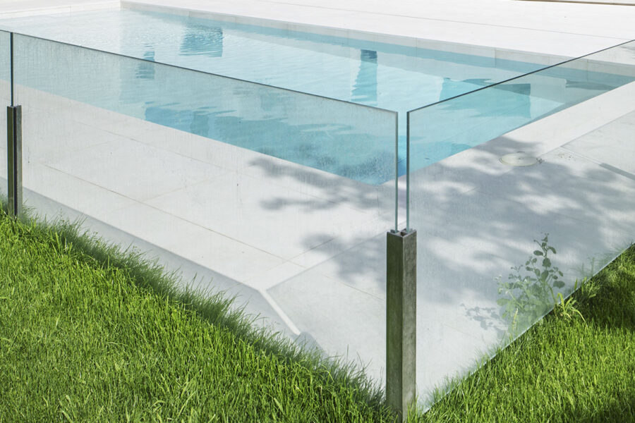 Poolside Fencing Tips for a Safe and Stylish Outdoor Space