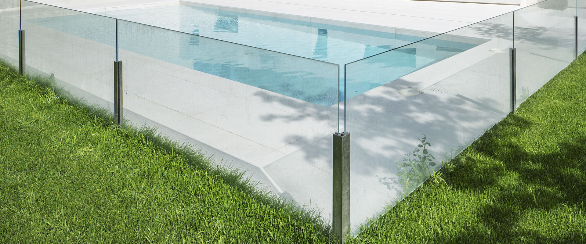 Fencing Done Right: Poolside Edition