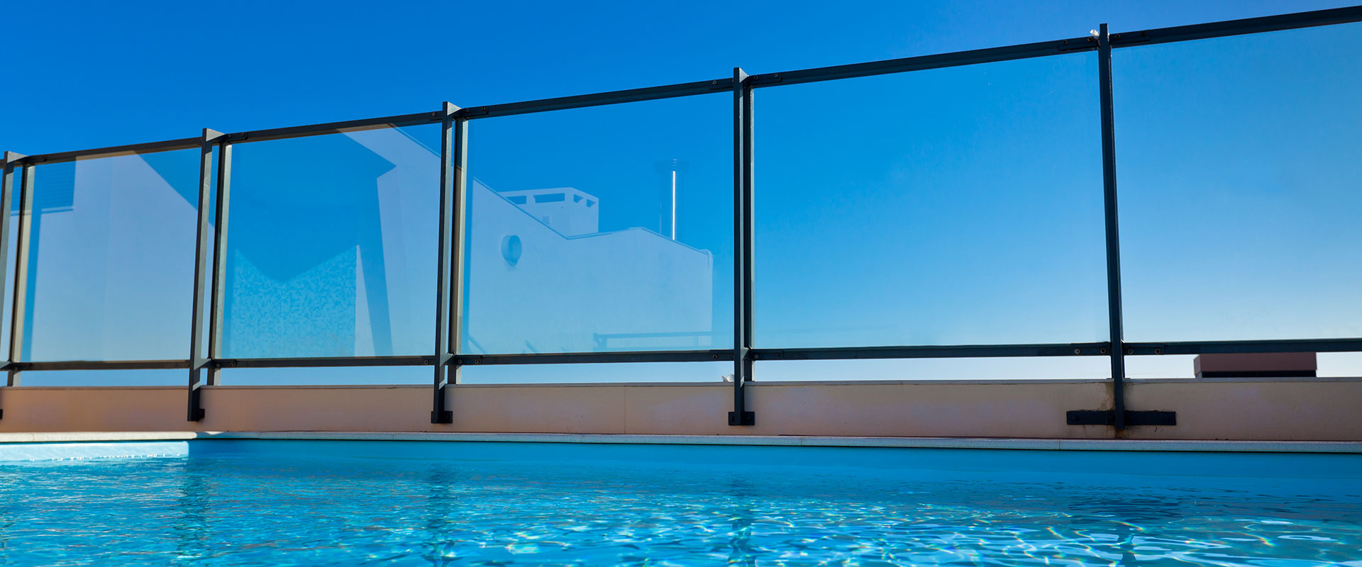 How to Choose a Pool Fence That’s Safe and Stylish